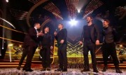 Take That au X Factor 12-12-2010 Fd87ba111017270