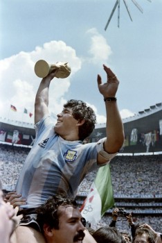 Diego Armando Maradona - Страница 3 C87415162673218