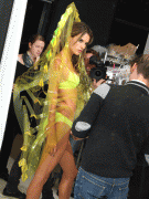 7b1df356643738.gif