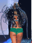 5ce8f957837665.gif